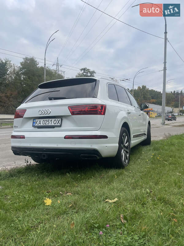 Позашляховик / Кросовер Audi Q7 2018 в Києві