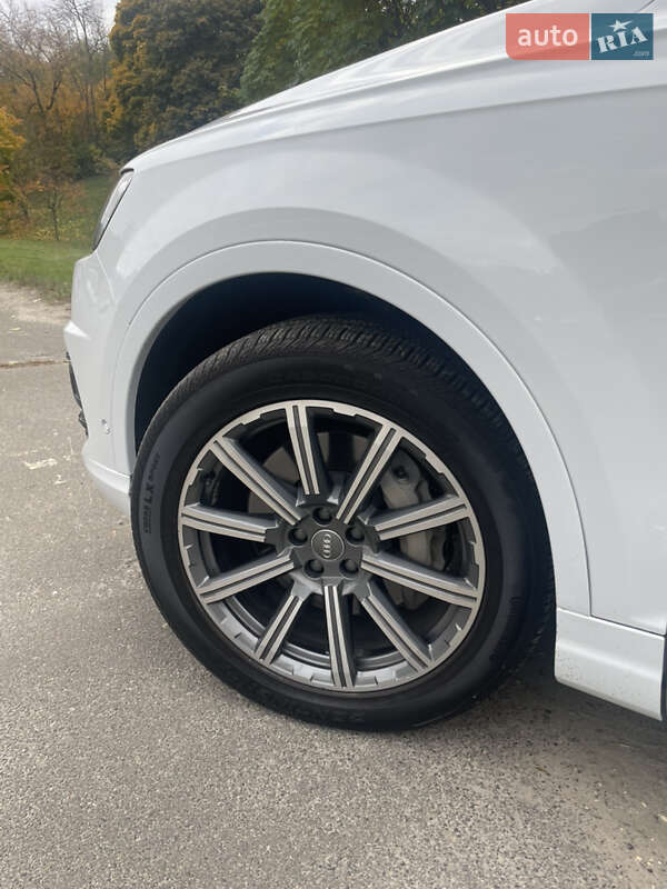 Позашляховик / Кросовер Audi Q7 2018 в Києві