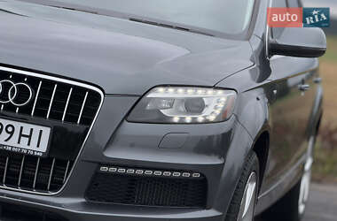 Позашляховик / Кросовер Audi Q7 2011 в 