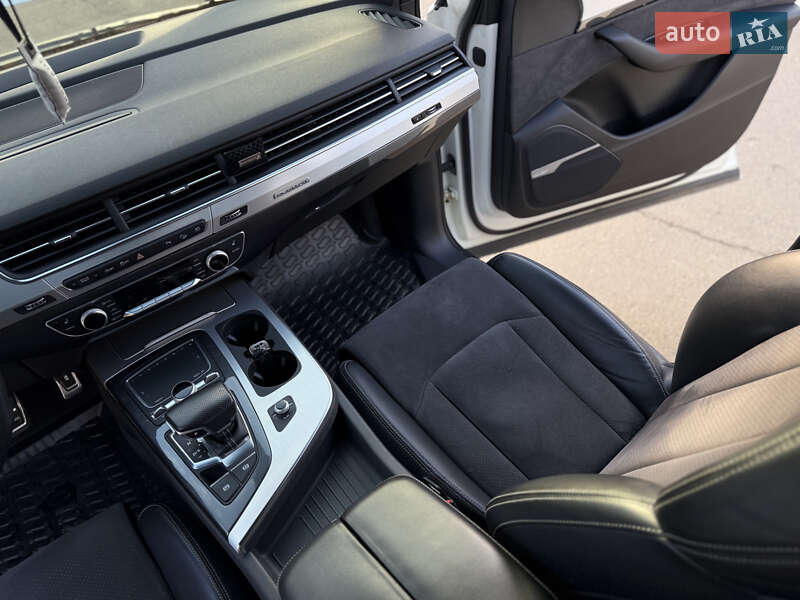 Позашляховик / Кросовер Audi Q7 2017 в Одесі фото 43 Позашляховик / Кросовер Audi Q7 2017 в Одесі