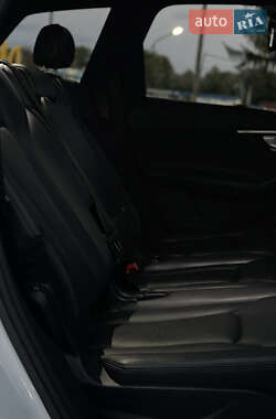 Позашляховик / Кросовер Audi Q7 2016 в 