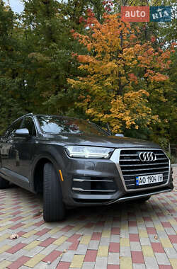 Позашляховик / Кросовер Audi Q7 2018 в Ужгороді