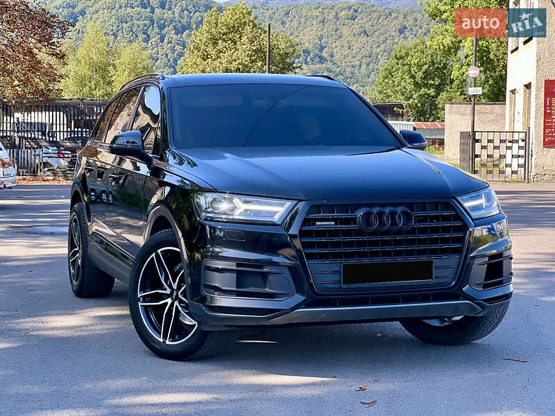 Внедорожник / Кроссовер Audi Q7 2015 в Хусте