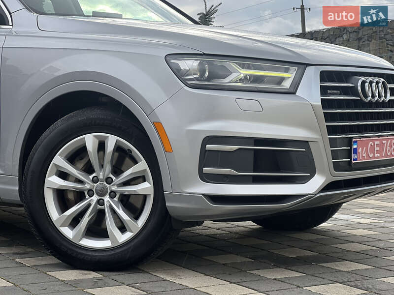 Внедорожник / Кроссовер Audi Q7 2015 в Стрые