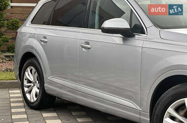 Позашляховик / Кросовер Audi Q7 2015 в  фото 35 Позашляховик / Кросовер Audi Q7 2015 в