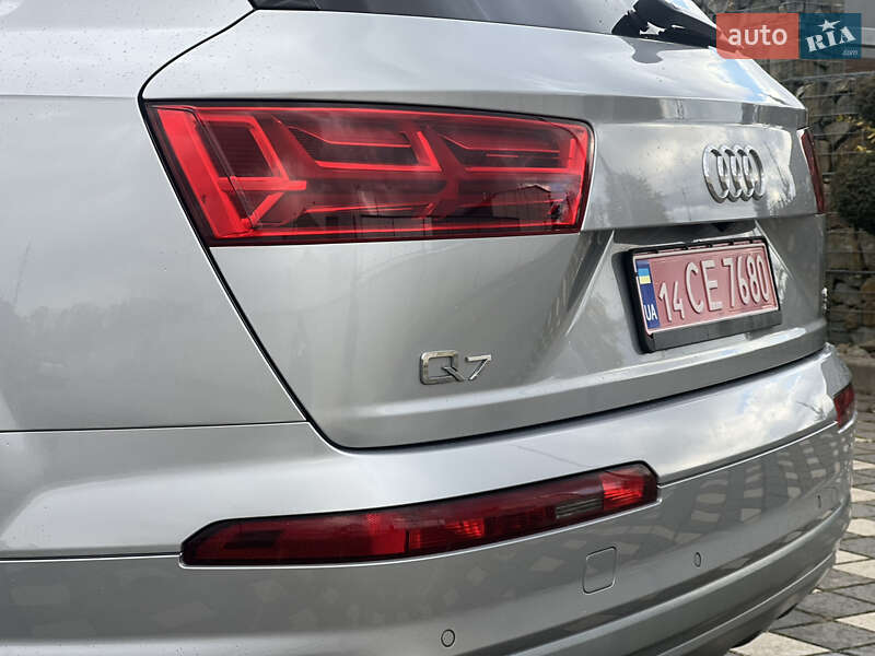 Внедорожник / Кроссовер Audi Q7 2015 в Стрые