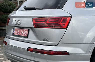 Позашляховик / Кросовер Audi Q7 2015 в  фото 56 Позашляховик / Кросовер Audi Q7 2015 в