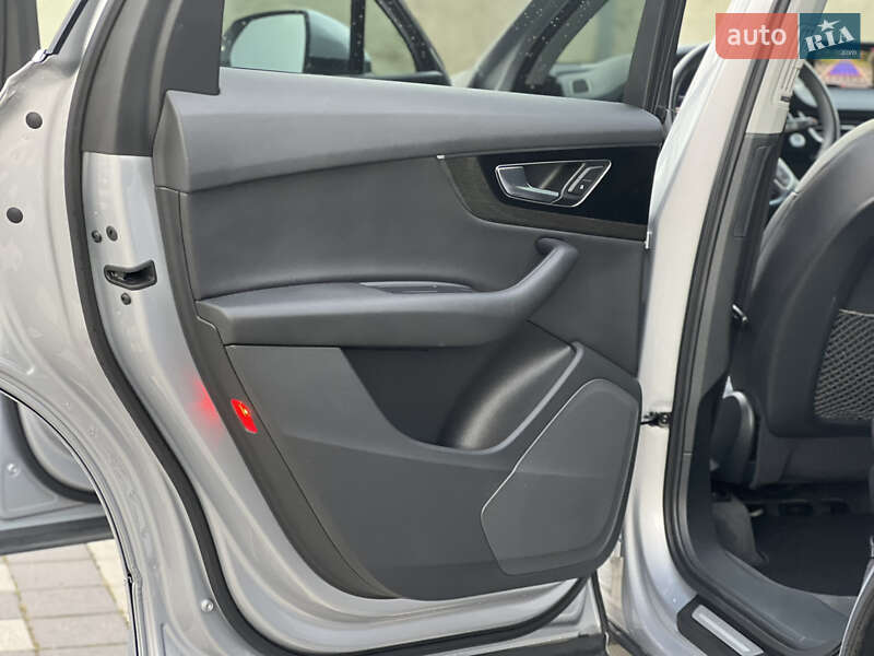 Внедорожник / Кроссовер Audi Q7 2015 в Стрые