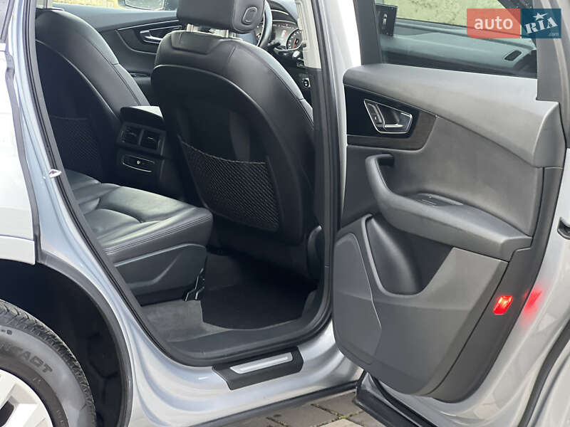 Внедорожник / Кроссовер Audi Q7 2015 в Стрые