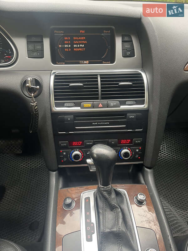 Внедорожник / Кроссовер Audi Q7 2011 в Нетешине