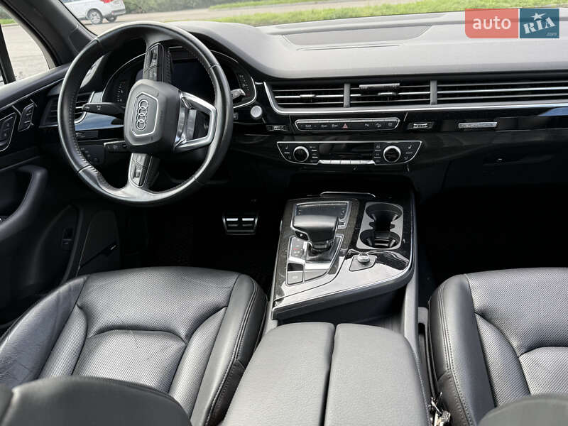 Внедорожник / Кроссовер Audi Q7 2017 в Львове