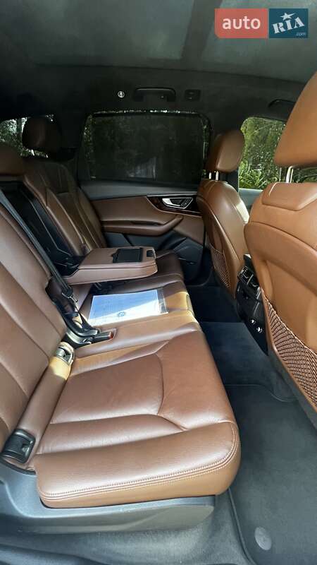 Внедорожник / Кроссовер Audi Q7 2017 в Львове