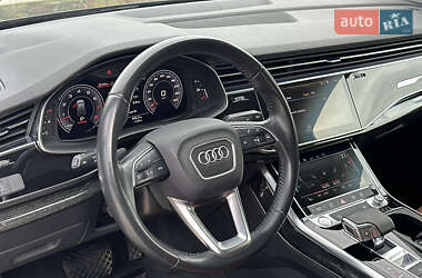 Внедорожник / Кроссовер Audi Q7 2020 в 