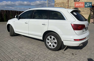 Позашляховик / Кросовер Audi Q7 2013 в 