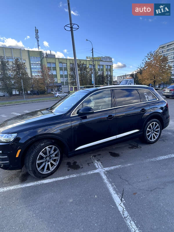 Позашляховик / Кросовер Audi Q7 2018 в Львові