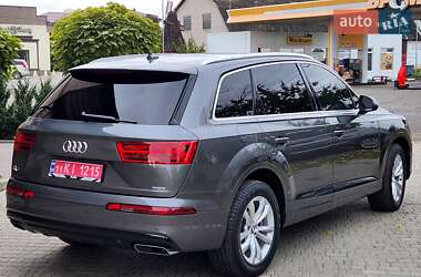 Позашляховик / Кросовер Audi Q7 2019 в 