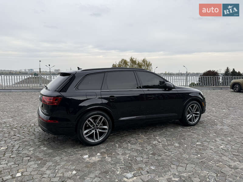 Позашляховик / Кросовер Audi Q7 2016 в Дніпрі