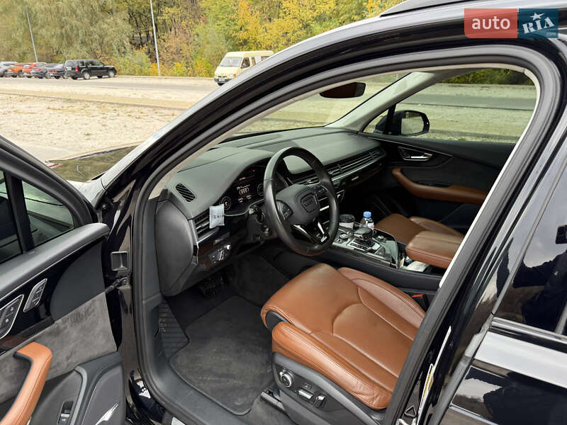 Позашляховик / Кросовер Audi Q7 2016 в Дніпрі