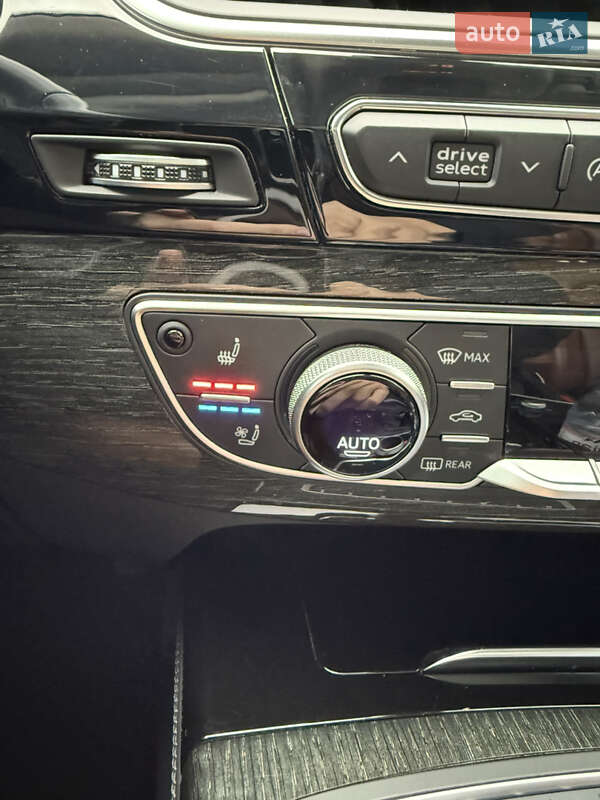 Позашляховик / Кросовер Audi Q7 2016 в Дніпрі