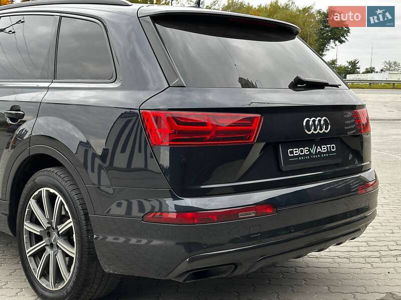 Позашляховик / Кросовер Audi Q7 2016 в Львові