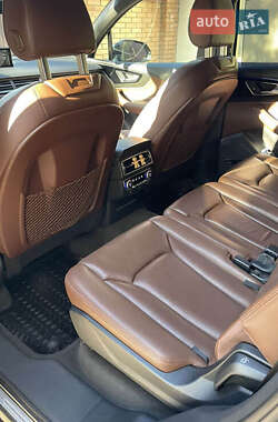 Позашляховик / Кросовер Audi Q7 2017 в 
