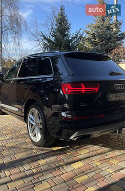 Позашляховик / Кросовер Audi Q7 2017 в 