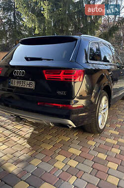 Позашляховик / Кросовер Audi Q7 2017 в 