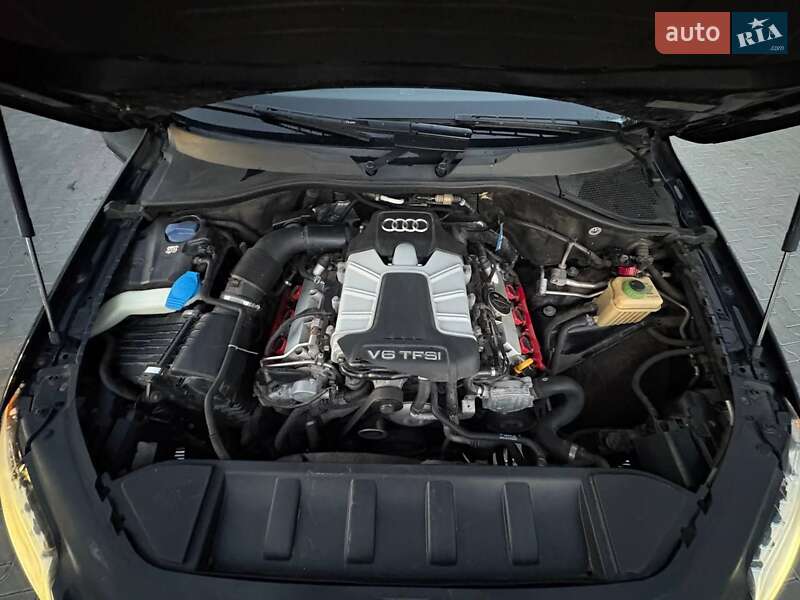 Позашляховик / Кросовер Audi Q7 2015 в Володимирі