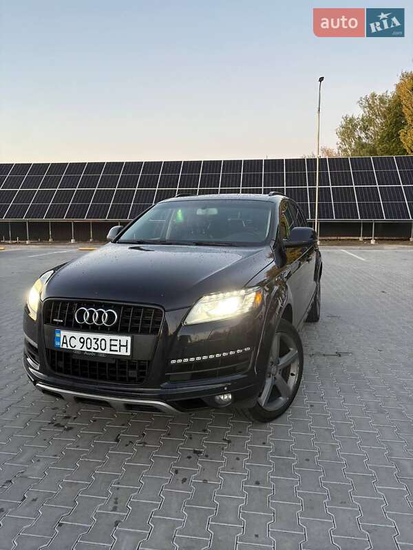 Позашляховик / Кросовер Audi Q7 2015 в Володимирі