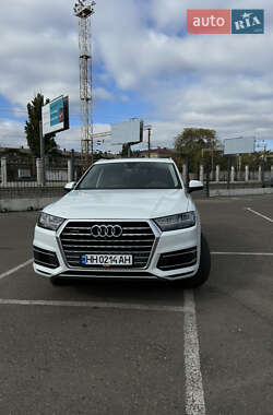 Позашляховик / Кросовер Audi Q7 2016 в 