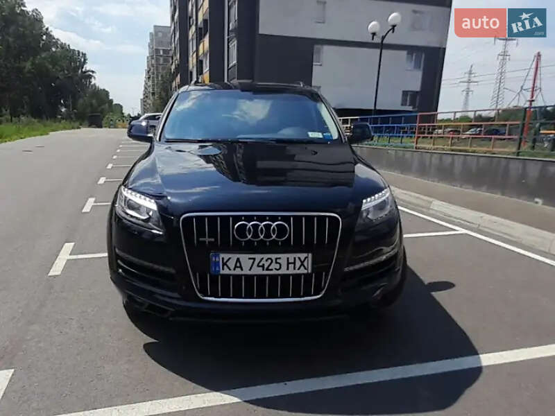 Внедорожник / Кроссовер Audi Q7 2013 в 