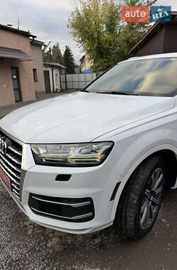 Позашляховик / Кросовер Audi Q7 2017 в  фото 5 Позашляховик / Кросовер Audi Q7 2017 в