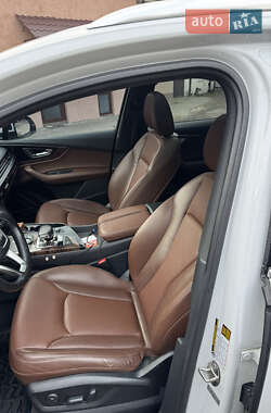 Позашляховик / Кросовер Audi Q7 2017 в  фото 8 Позашляховик / Кросовер Audi Q7 2017 в