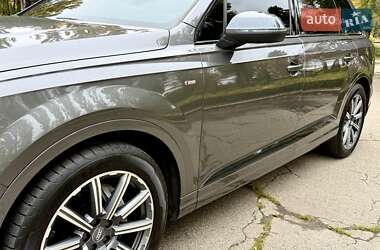Внедорожник / Кроссовер Audi Q7 2019 в 