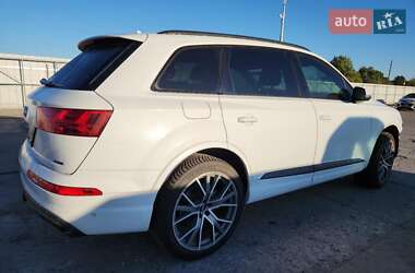 Позашляховик / Кросовер Audi Q7 2019 в 