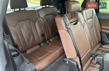 Внедорожник / Кроссовер Audi Q7 2016 в 