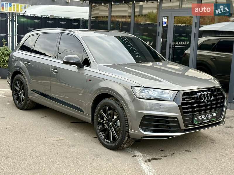 Позашляховик / Кросовер Audi Q7 2016 в Києві