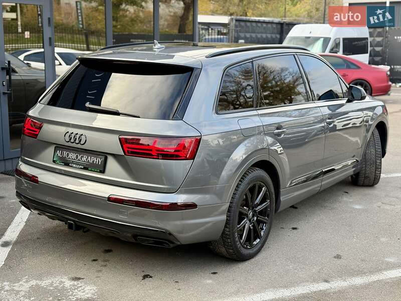 Позашляховик / Кросовер Audi Q7 2016 в Києві