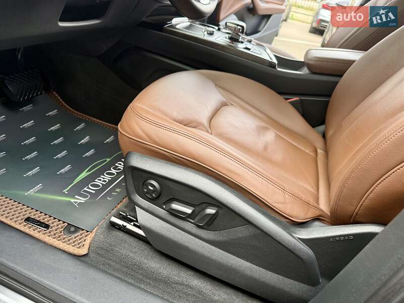 Позашляховик / Кросовер Audi Q7 2016 в Києві