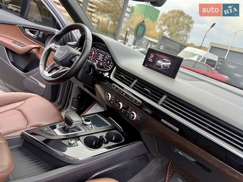 Позашляховик / Кросовер Audi Q7 2016 в Києві
