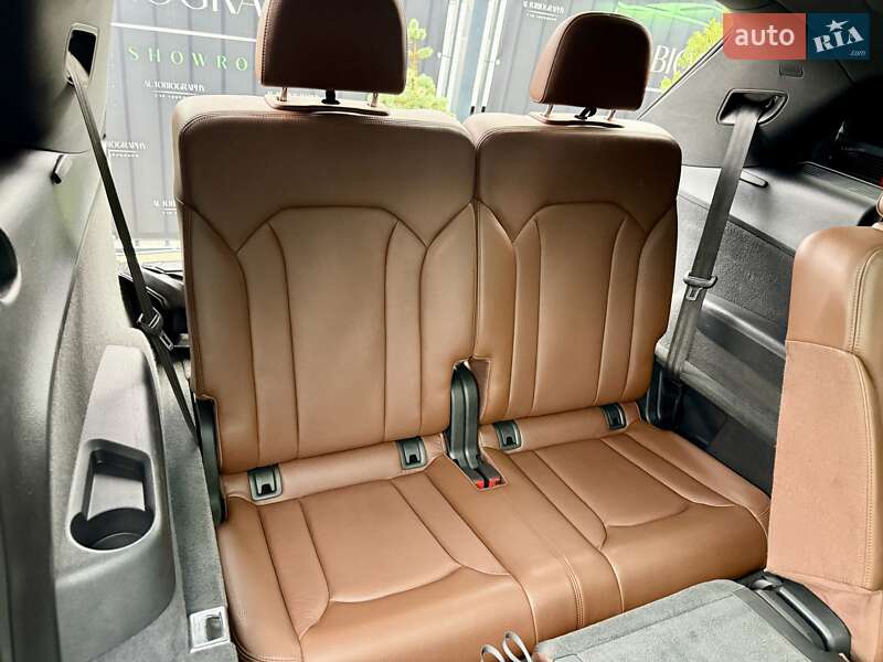 Позашляховик / Кросовер Audi Q7 2016 в Києві