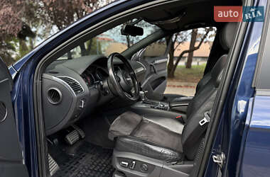 Позашляховик / Кросовер Audi Q7 2012 в 