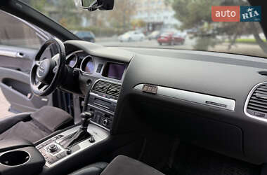 Позашляховик / Кросовер Audi Q7 2012 в 