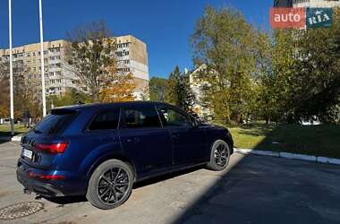 Внедорожник / Кроссовер Audi Q7 2021 в 