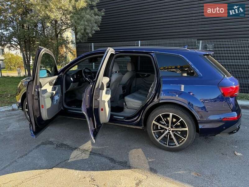 Внедорожник / Кроссовер Audi Q7 2021 в Львове