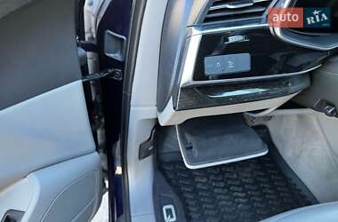 Внедорожник / Кроссовер Audi Q7 2021 в 