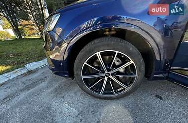 Внедорожник / Кроссовер Audi Q7 2021 в 