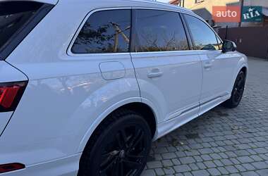 Внедорожник / Кроссовер Audi Q7 2021 в 