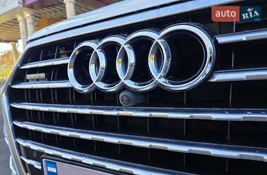Позашляховик / Кросовер Audi Q7 2016 в  фото 17 Позашляховик / Кросовер Audi Q7 2016 в