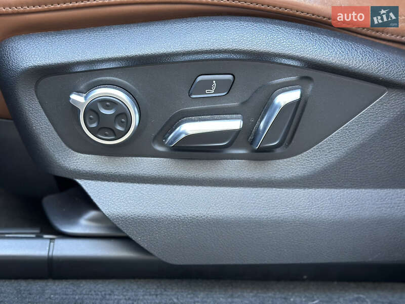 Внедорожник / Кроссовер Audi Q7 2015 в Могилев-Подольске